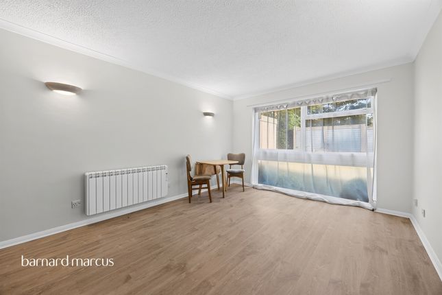 Flat 2, 5, Brambledown Road, Wallington photo 3
