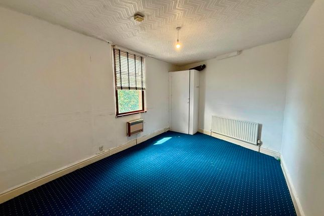 16 Stanleyfield Road, Preston photo 4