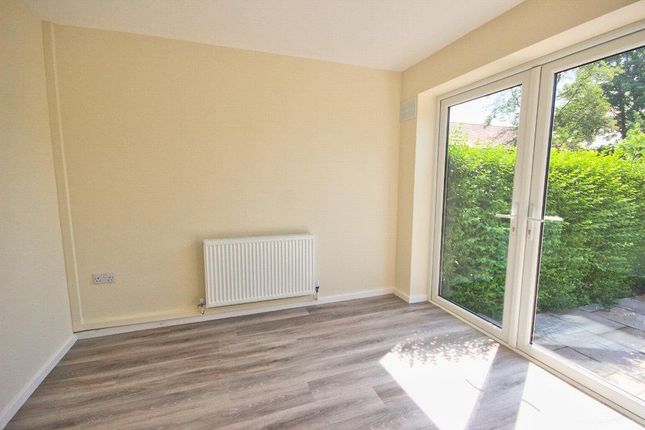 8, Wake Avenue, Cottingham photo 4