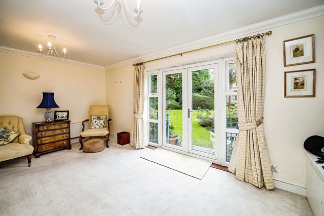 Flat for sale in Forest Close, Wendover, Aylesbury
