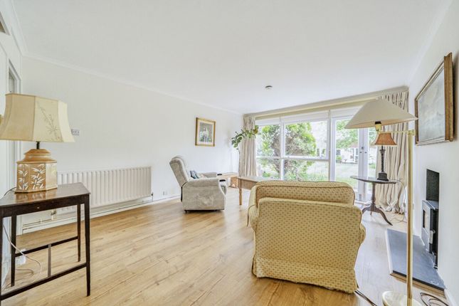 4 Gray Court Parkleys, Richmond photo 3