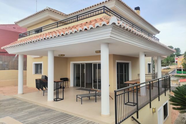 Villa for sale in 46230 Alginet, Valencia, Spain