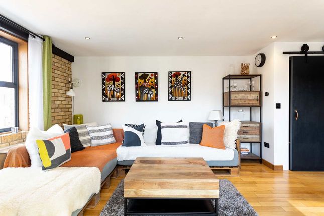 Flat 5, Winchester House, 201, Southwark Bridge Road, London photo 3