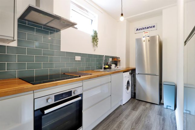 Flat 12, Camden Court, Camden Road, Tunbridge Wells photo 2