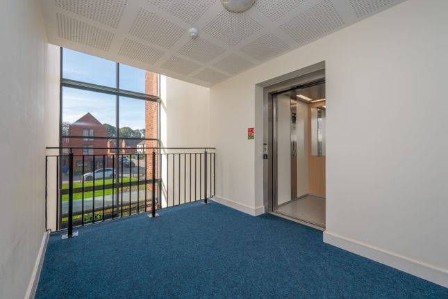 Somerset Close, Derby photo 2