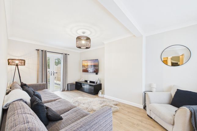 3, Hardhurst Road, Dronfield photo 2