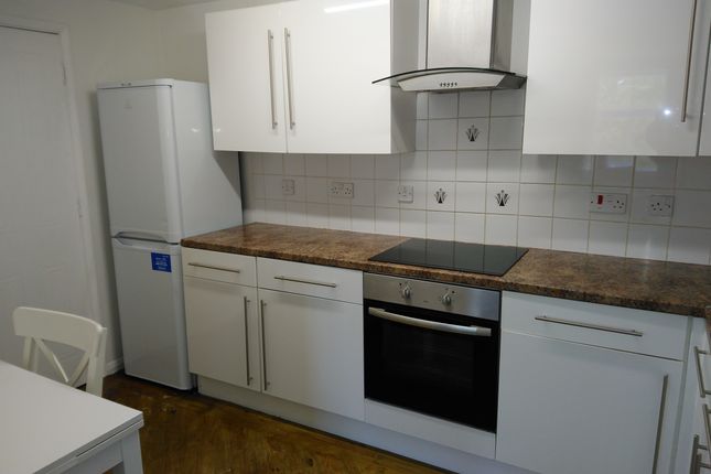 166, Coventry photo 3