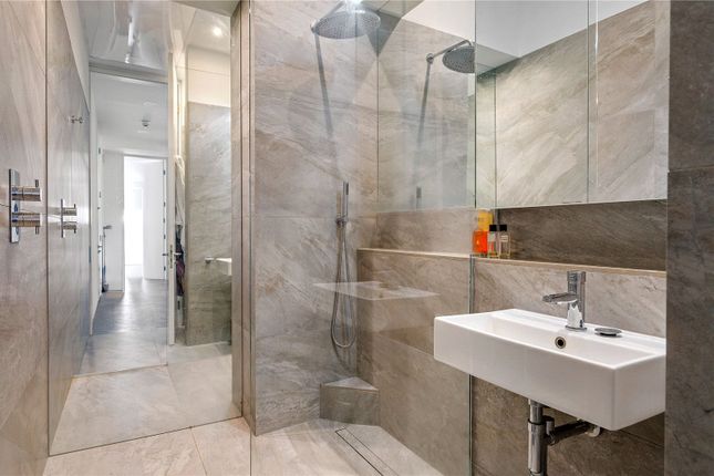 Flat 4, 18, Clerkenwell Road, London photo 4