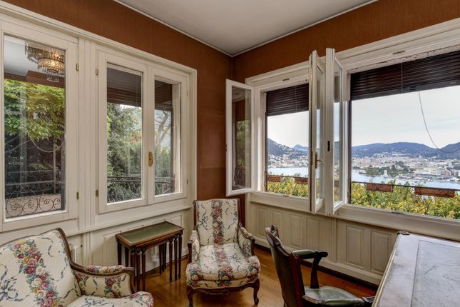 Terraced house for sale in Como, Lombardy, Italy