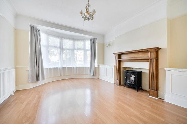 61, Lynton Mead, Totteridge photo 4