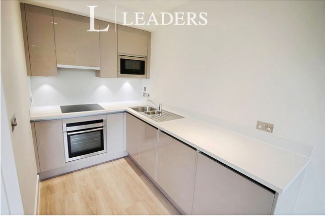 22, Ridgmont Plaza, St Albans photo 3