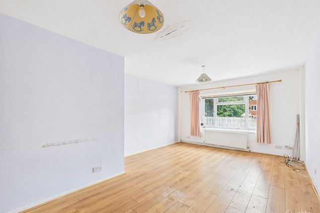 49 Bellfield, Croydon photo 2