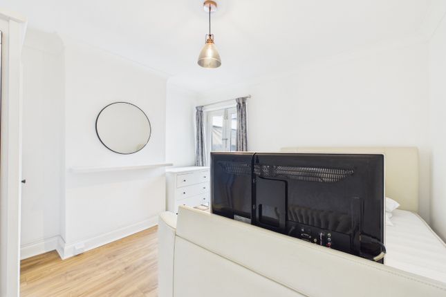 66A Croydon Road, West Wickham, Kent photo 4