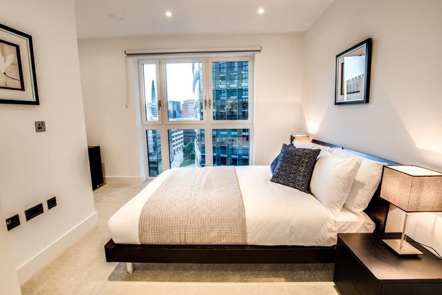 Flat for sale in Aldgate Place, Aldgate, London