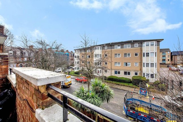 Thumbnail Maisonette for sale in Wray Crescent, Stroud Green, London