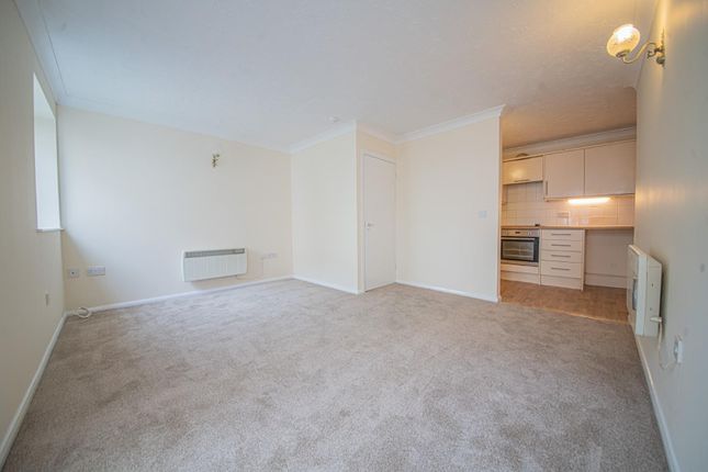 Flat 6, Oakdene Gardens, Fair Oak Road, Fair Oak photo 4