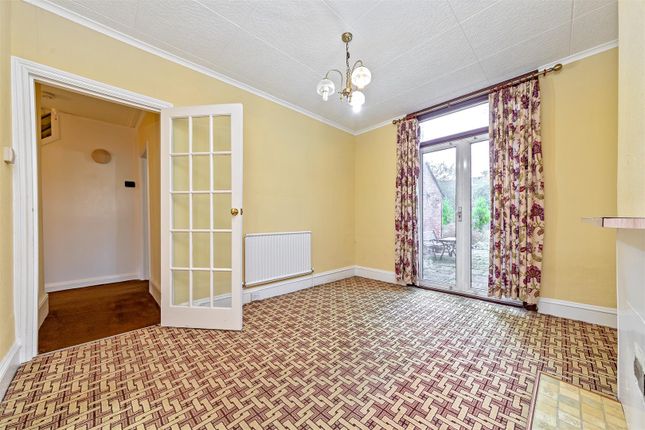 130, Brampton Road, St Albans photo 3