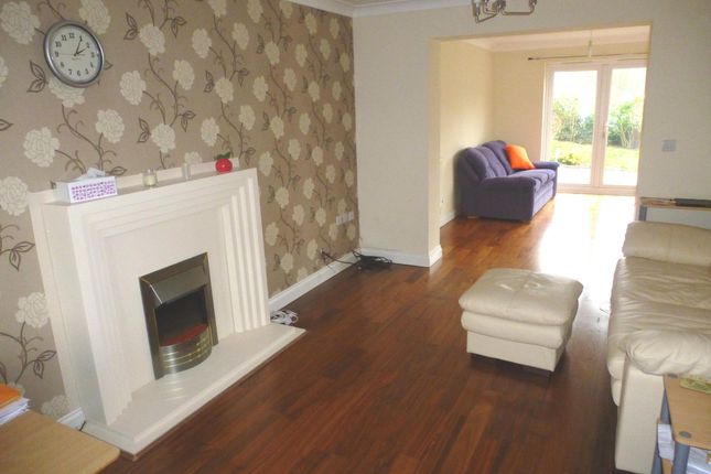 31, Boleyn Avenue, Peterborough photo 3