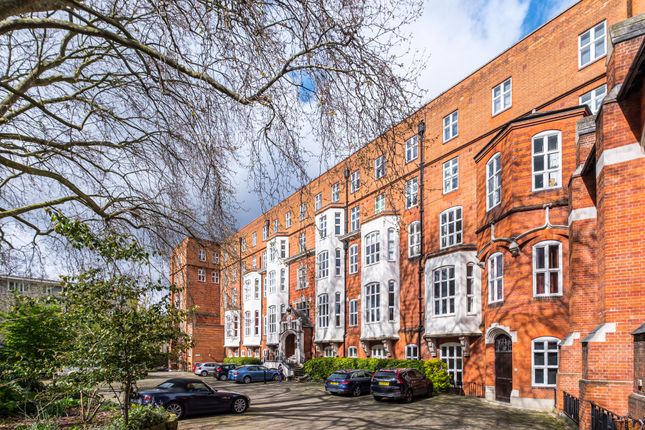 Mews house for sale in St Gabriels Manor, Camberwell