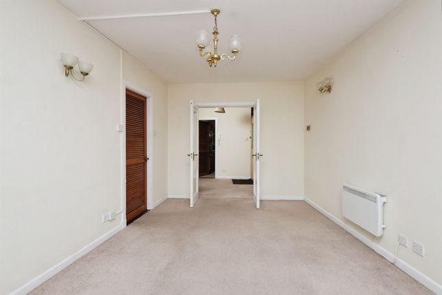 Flat 2, Metropole Court, Royal Parade, Eastbourne photo 3