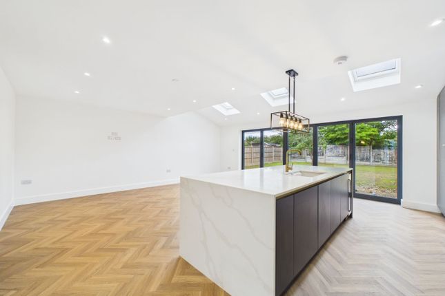 The Redding, Heathfield Road, HITCHIN photo 4