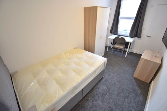 Thumbnail Room to rent in Room 3, St Bartholomews Road, Reading