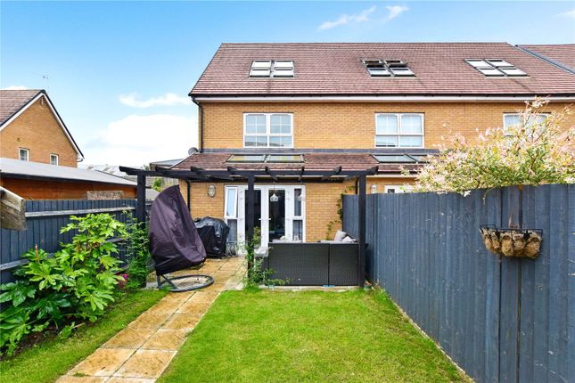 End terrace house to rent in Stamp Acre, Dunstable, Bedfordshire