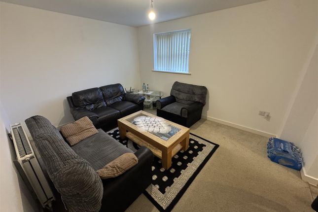 App 10 Bowthorpe Court, 17 Escelie Way, Selly Oak photo 3