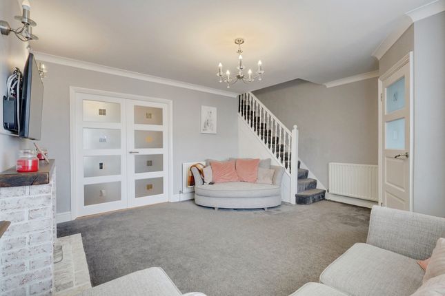 20, Leighton Road, Benfleet photo 3