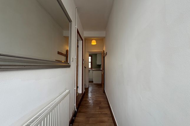 61, Cheltenham photo 5