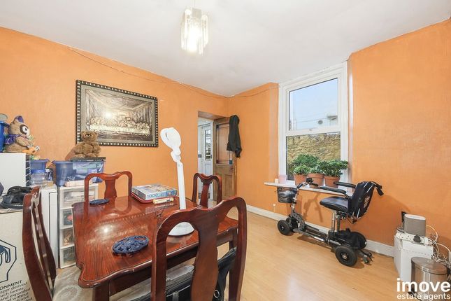 14 Bampfylde Road, Torquay photo 4