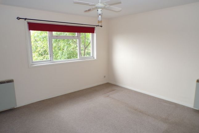 19, Oxford Green, Cannock photo 3