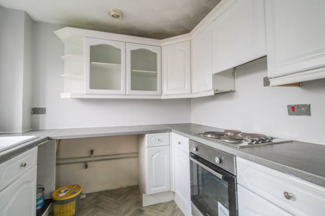 24, Redgrave Close, Surrey photo 4