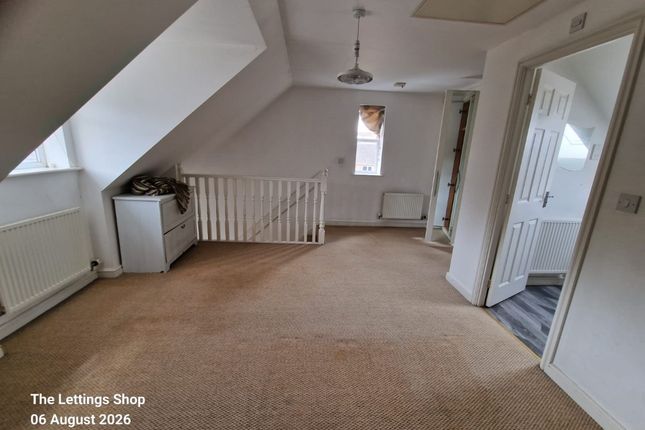 84 Lyvelly Gardens, Peterborough photo 5