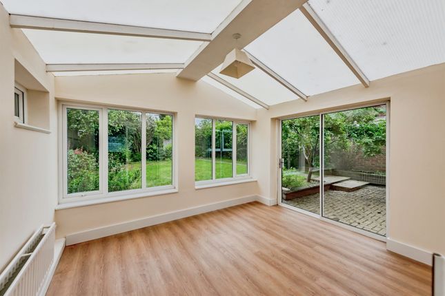 3, Montfort Rise, Redhill photo 4