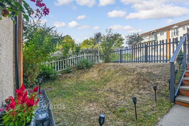 Goldings Court, Nine Acres, Ashford photo 4