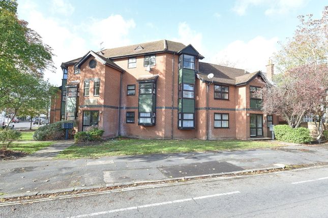 1-bed flat on Alexandra Road, Farnborough, £135,000