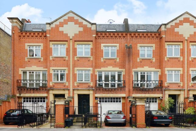 Terraced house to rent in Flood Street, Chelsea, London