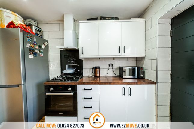 11a Hollinbank Lane, Heckmondwike photo 4