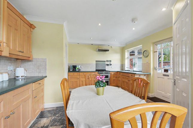 Sutton Passeys Crescent, Nottingham photo 4