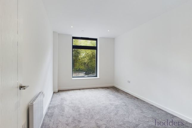 Flat 18, Viewpoint House, 240, London Road, Surrey photo 5