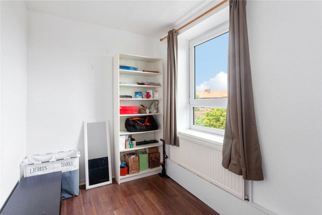 Flat for sale in Springfield, London