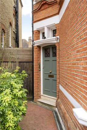 Flat for sale in Wexford Road, London