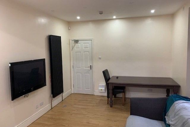 Terraced house to rent in Carlton Road, Salford