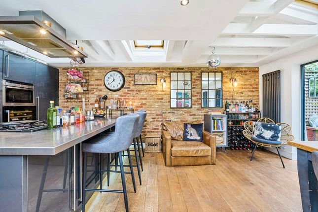 4A, Franche Court Road, London photo 4