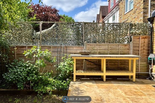 Ground Floor Flat, Pentney Road, London photo 4