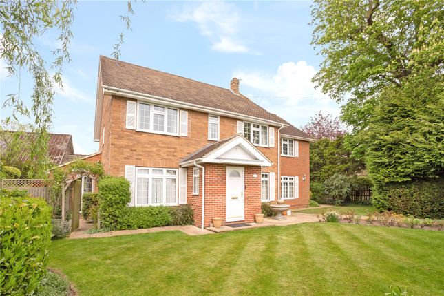 Thumbnail Detached house for sale in Hedsor Road, Bourne End, Buckinghamshire