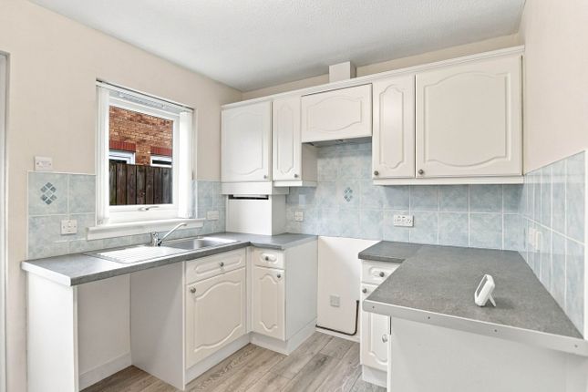 18, Wardlaw Gardens, Irvine photo 3
