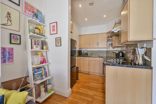 Merton Road, Wandsworth photo 3