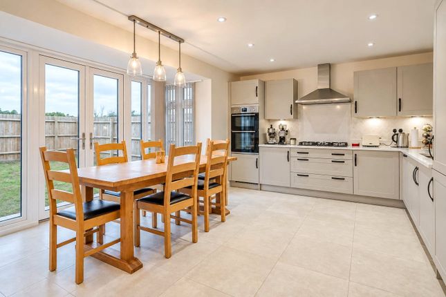 39, Edison Orchard, Bedfordshire photo 2